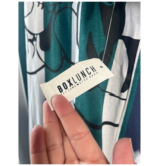 Disney BoxLunch Tigger green white stripe retro referee style t-shirt Large NWT - Picture 4 of 6